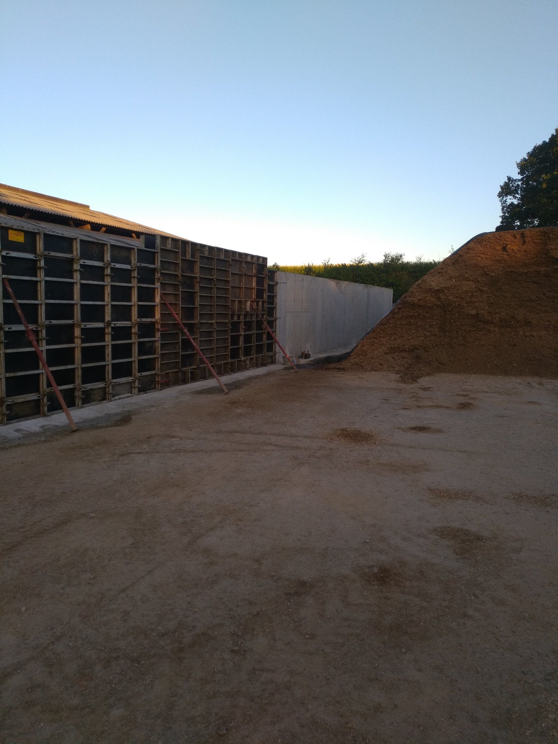Travaux agricole mur de silo