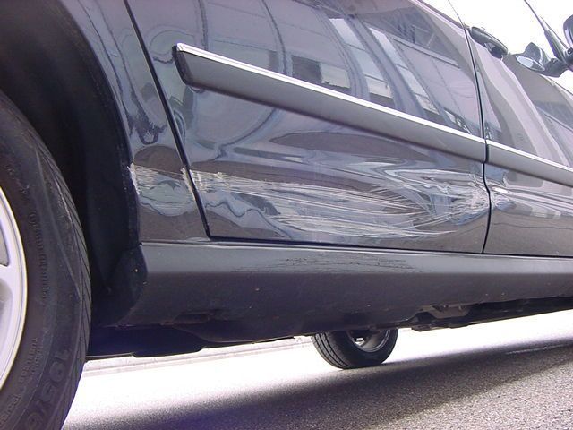 Unfallreparaturen/Beulen und Park-/Vandalenschäden - GRIFA Carrosserie-Spenglerei & Pneuservice in Rapperswil-Jona