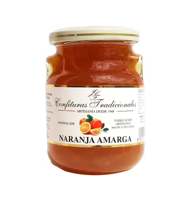 Tarro de mermelada de naranja con etiqueta color crema y tapa blanca sobre fondo blanco.