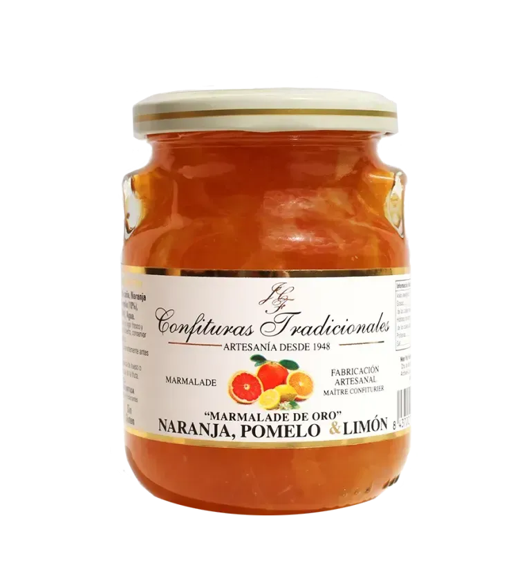 Tarro de mermelada de naranja con la etiqueta “Confituras Tradicionales” sobre fondo blanco.
