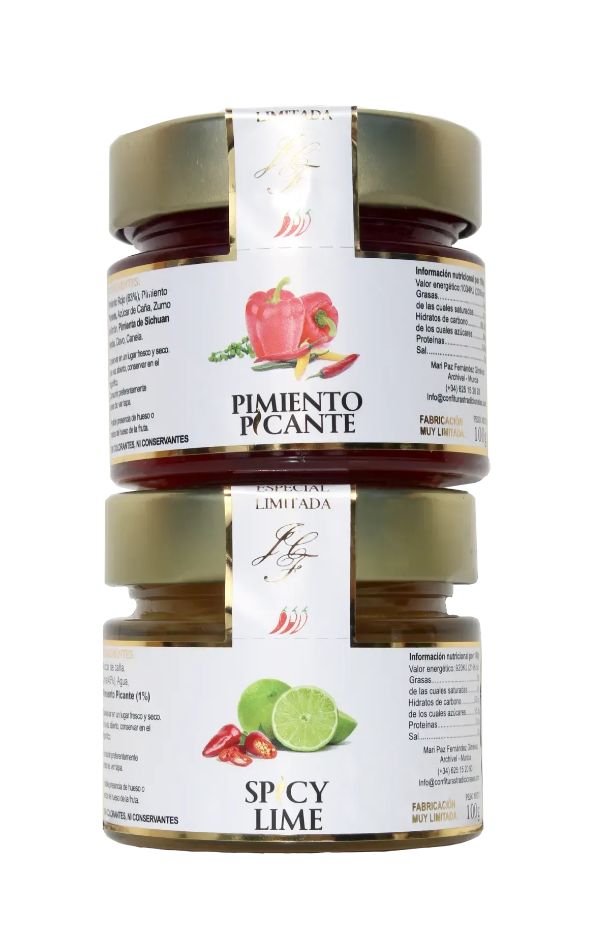 Dos frascos de condimento picante, uno etiquetado como 