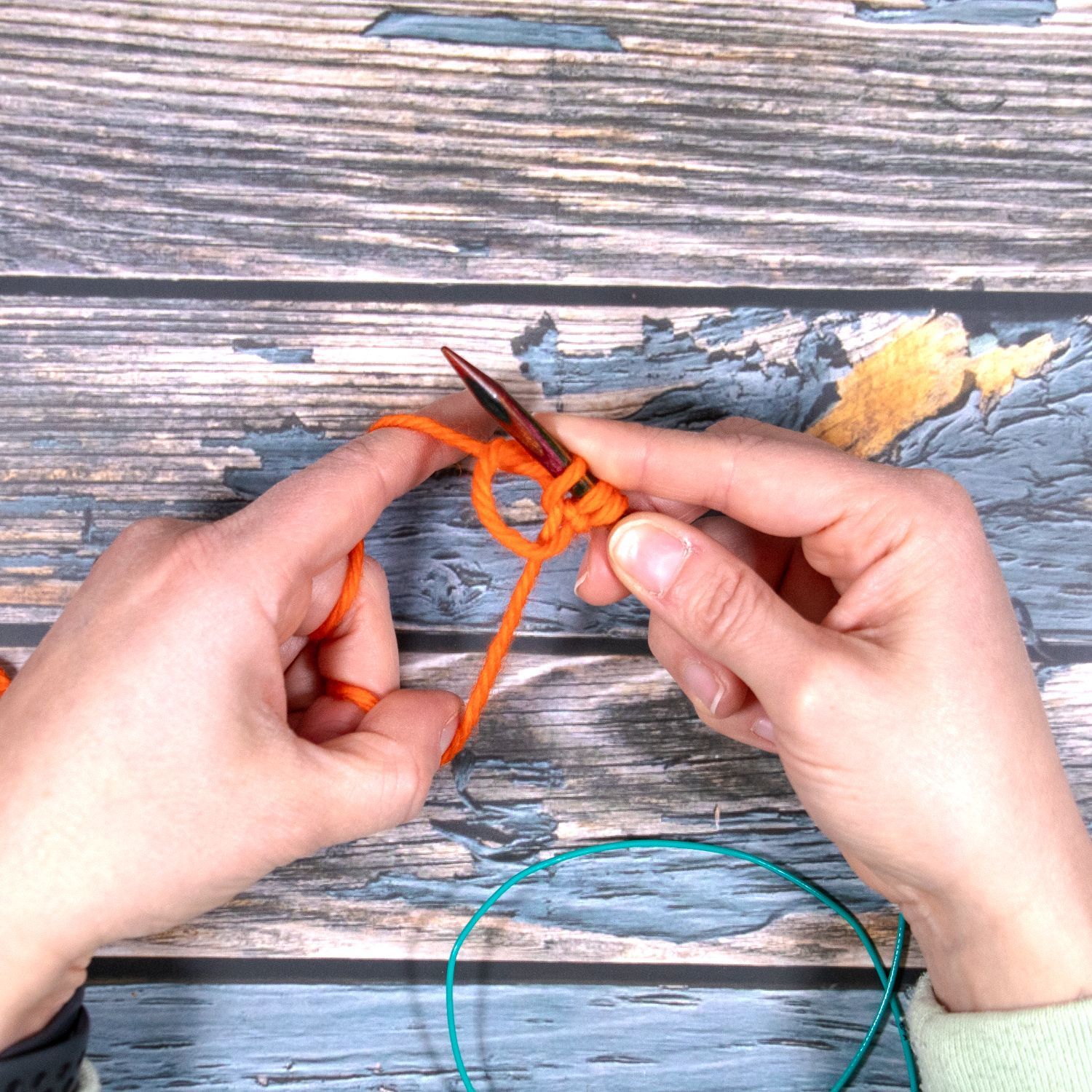 3 Maschen liegen auf der Nadel