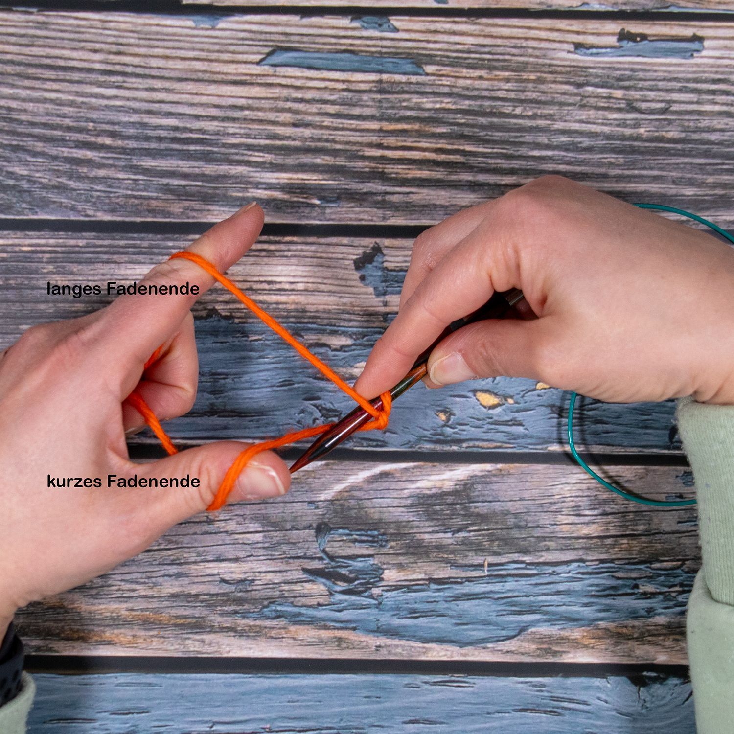 2. Schritt linke Masche beim ital. Maschenanschlag