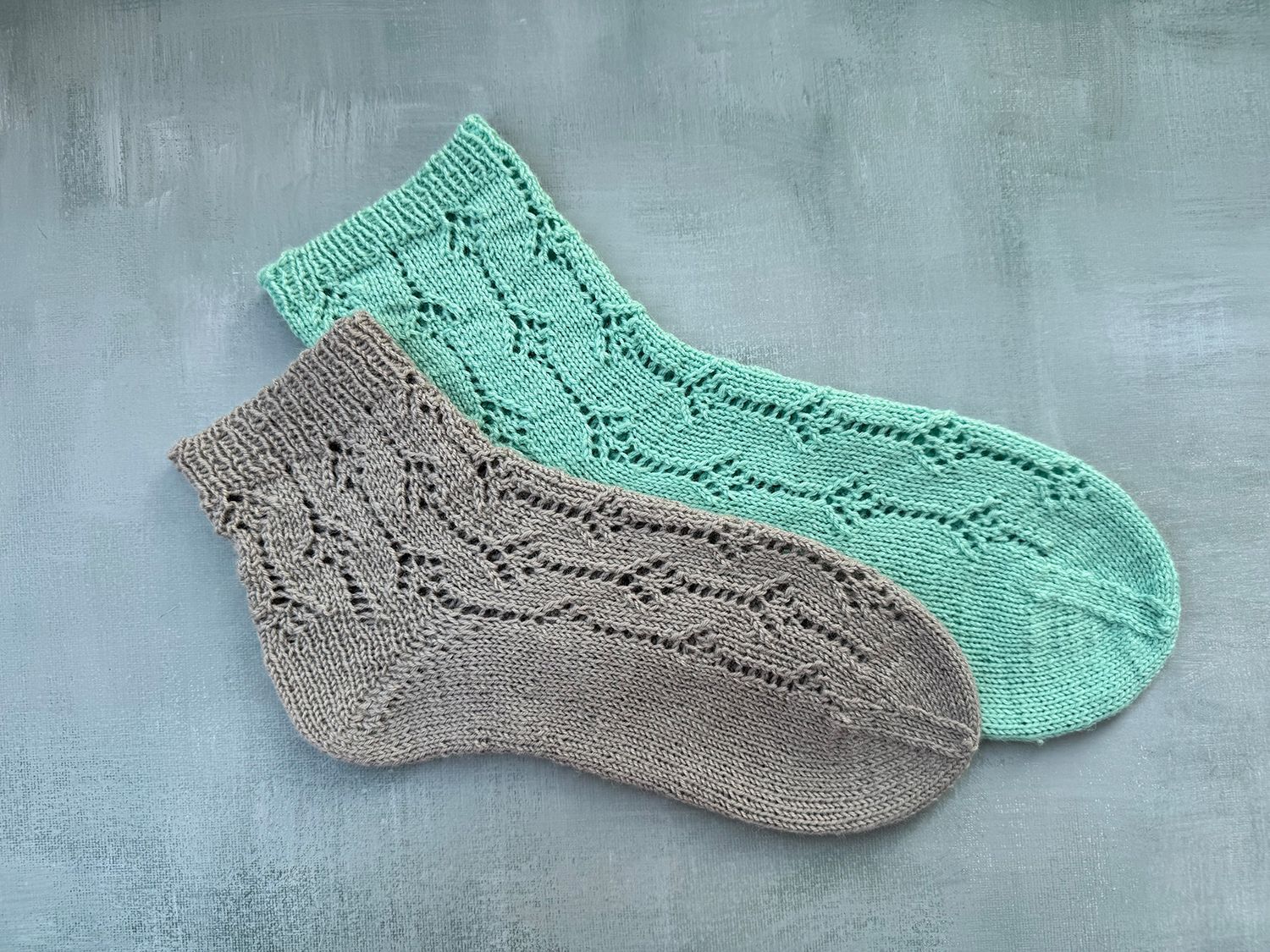 Two Twenty Five - Socke mit Lacemuster in zwei Farben