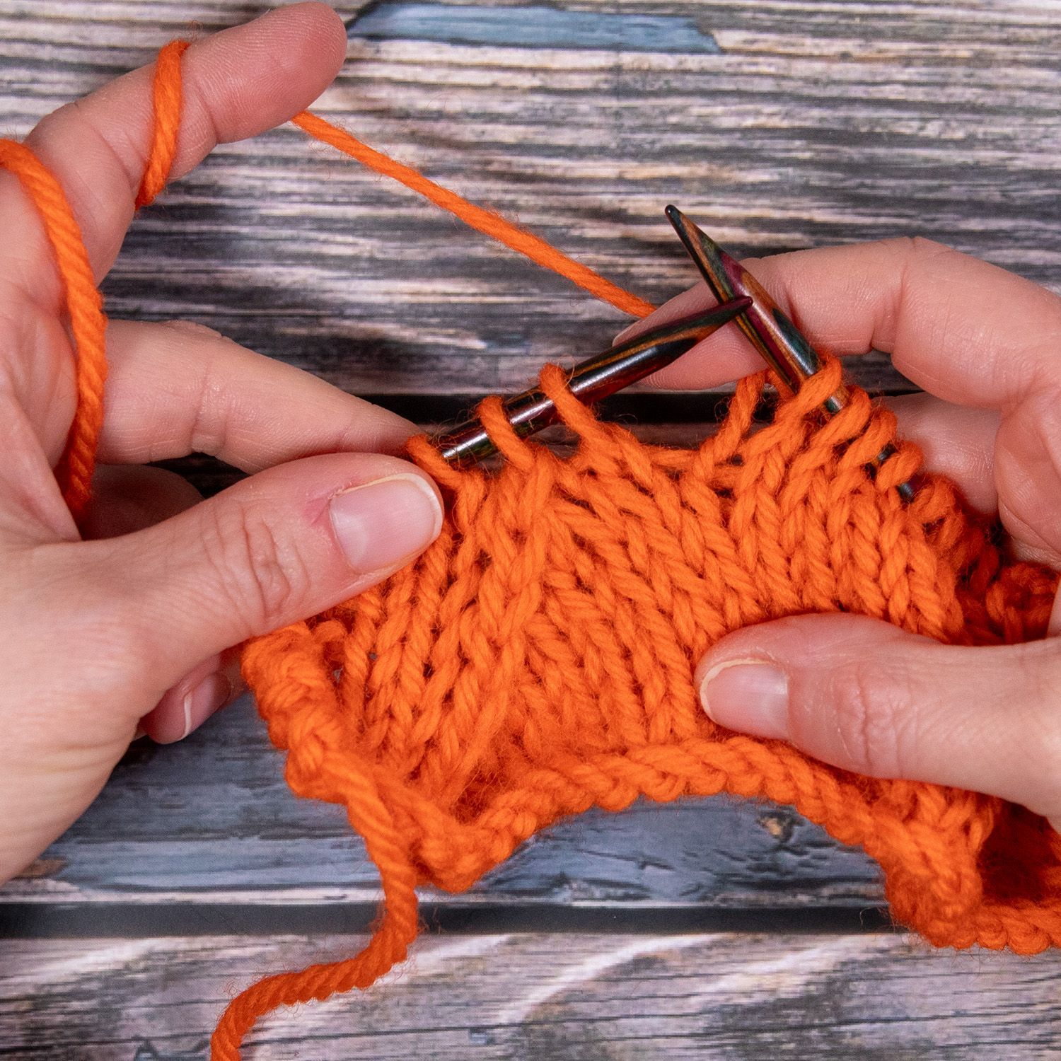 rechtsgeneigte Abnahme k2tog zwei Maschen zusammenstricken
