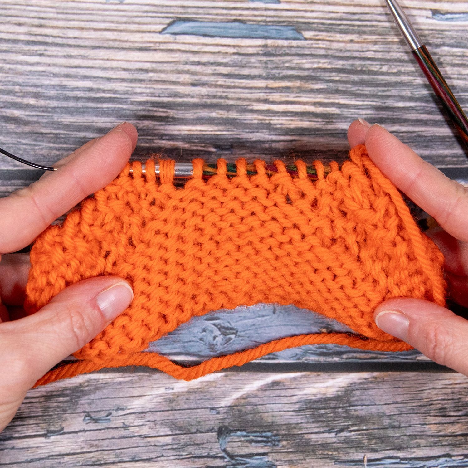 p2tog, bebildertes Tutorial zwei linke Maschen zusammenstricken Bild 1