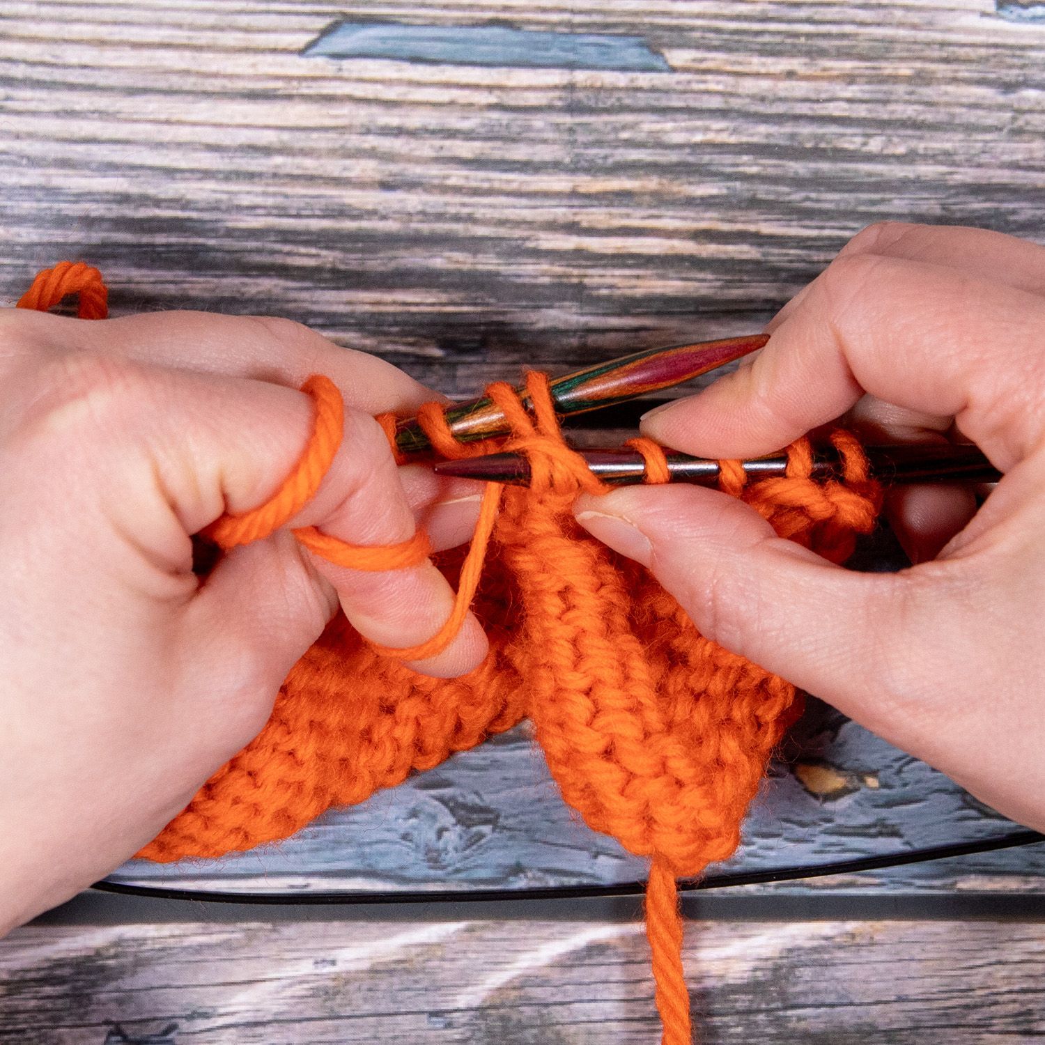 p2tog, bebildertes Tutorial zwei linke Maschen zusammenstricken Bild 3