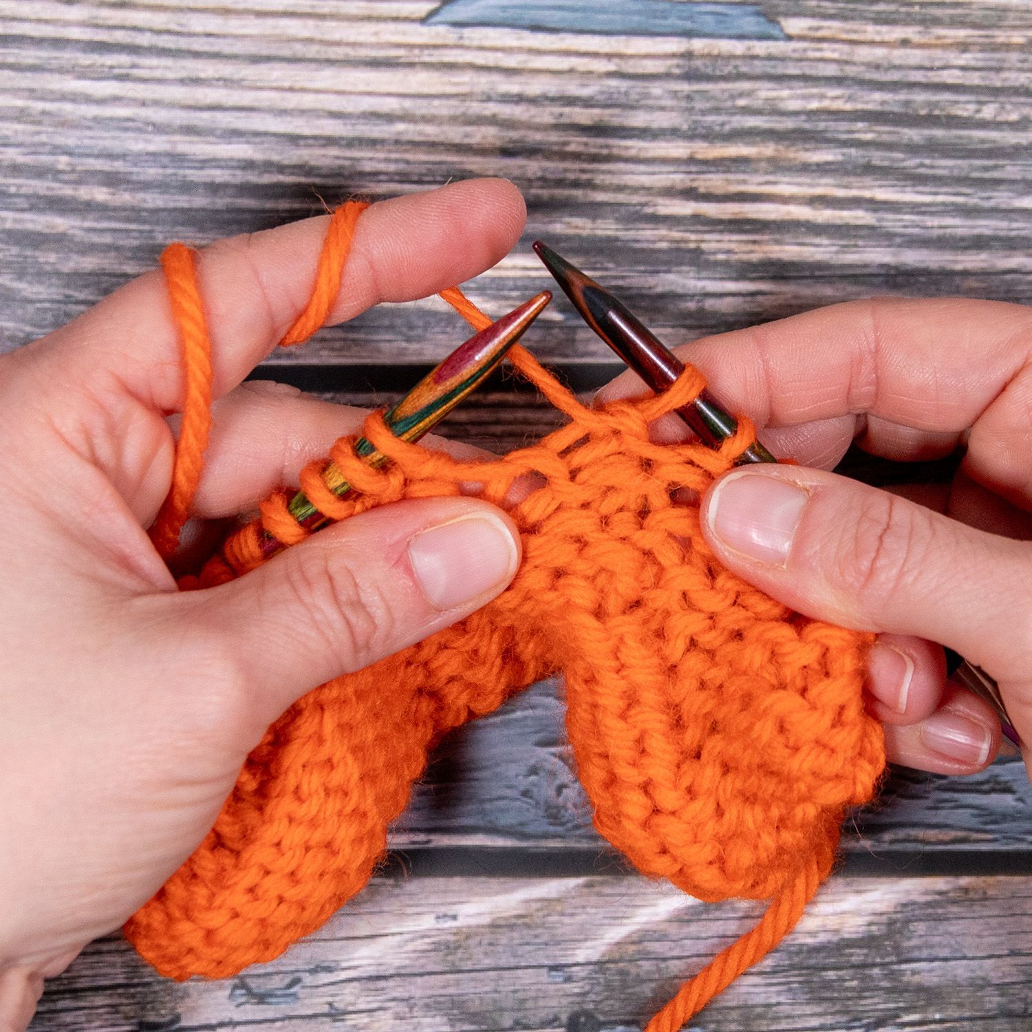 p2tog, bebildertes Tutorial zwei linke Maschen zusammenstricken Bild 6