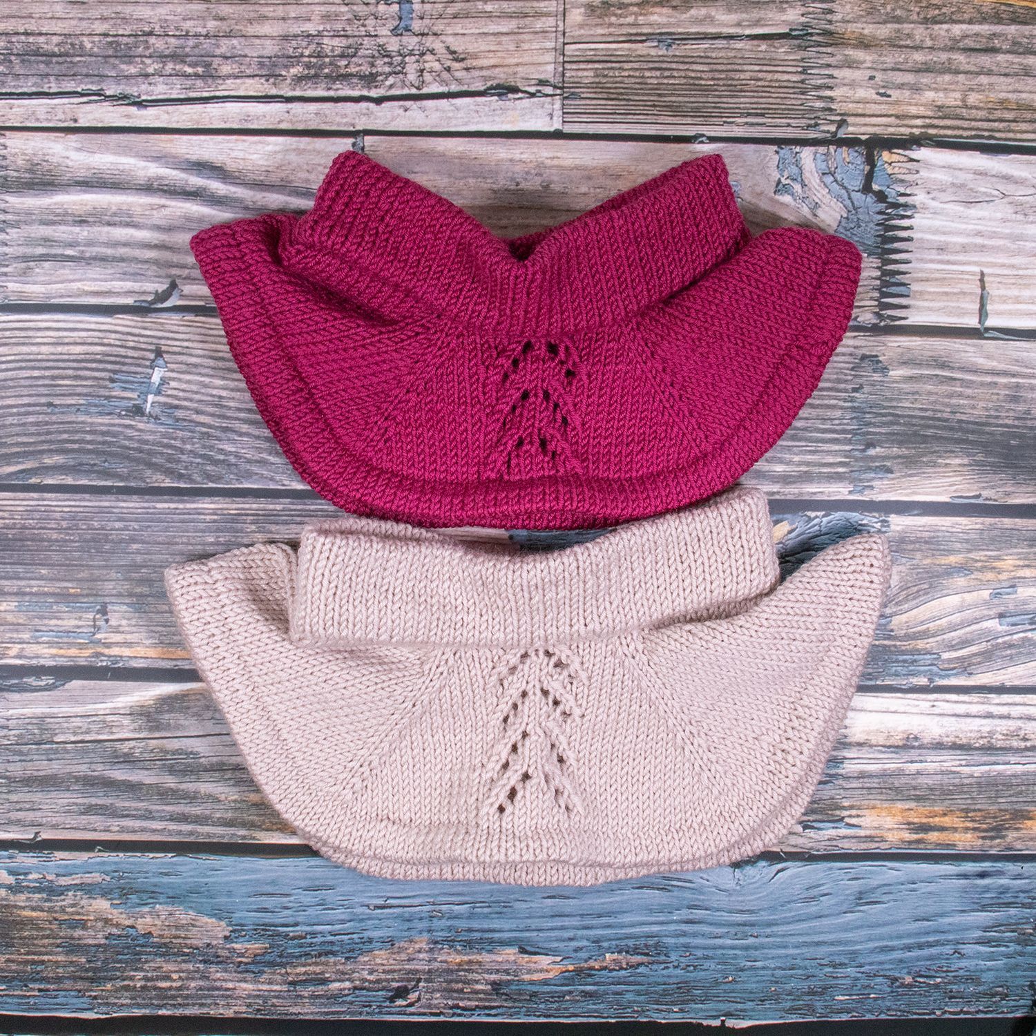 Schalkragen beere und beige Lace vorne