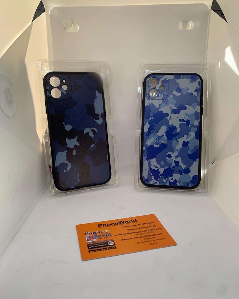 Deux coques de téléphone