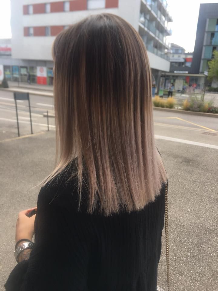 Tie and die sur des cheveux mi-longs