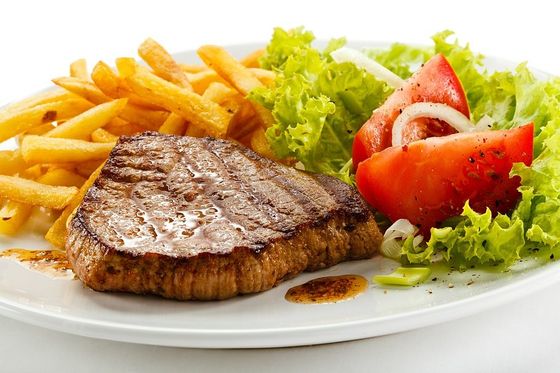 Dégustez un steak frites au Restaurant La Source dans les Hauts-de-Seine