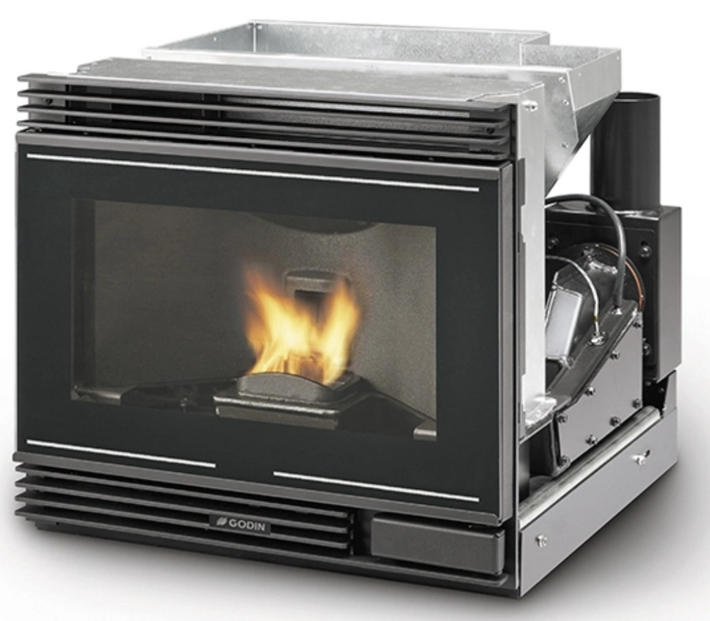 Cheminée avec bûches incandescentes visibles à travers des panneaux de verre ; conduit de cheminée en métal.