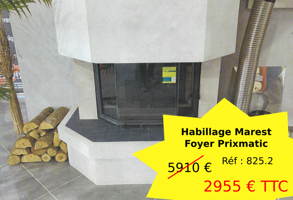 Cheminée avec bois de chauffage, étiquetée Habile Marets Foyer Prismatic, avec un prix de vente de 2 955 € TTC.