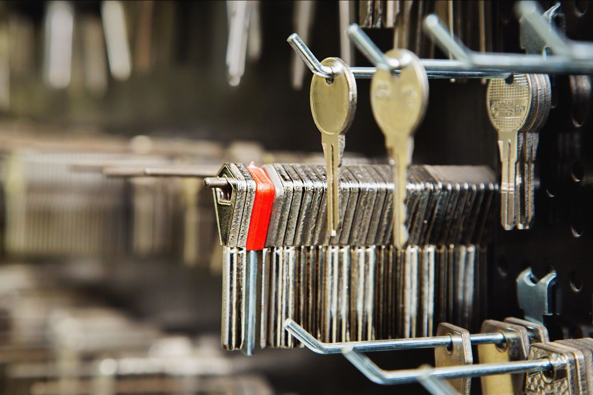 Una zapatería con un cartel que dice zapatones