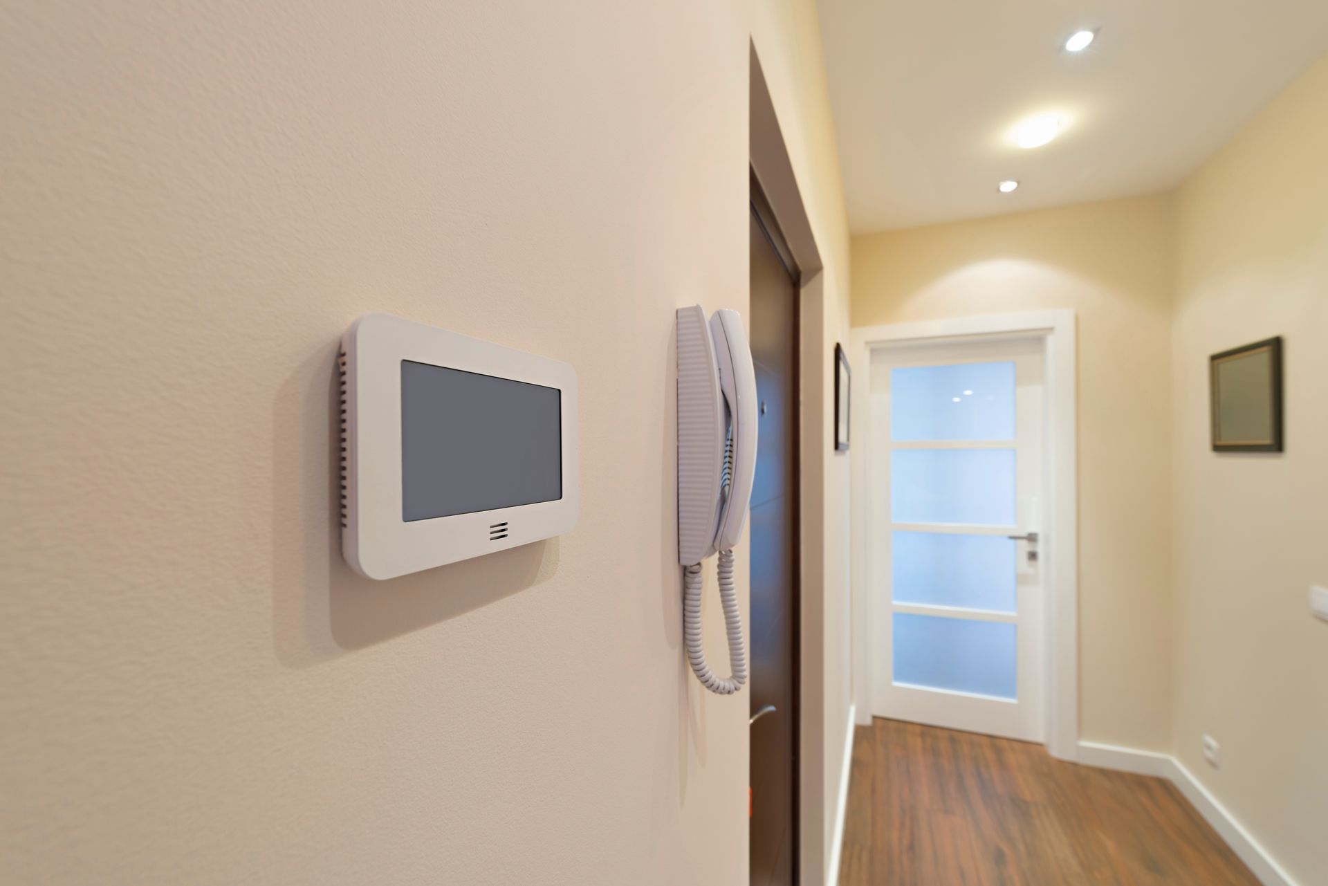 Système de sécurité interieur avec écoute et caméra