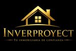 Logotipo de la inmobiliaria Inverproyect con un icono de una casa de cobre y un eslogan sobre un fondo negro.