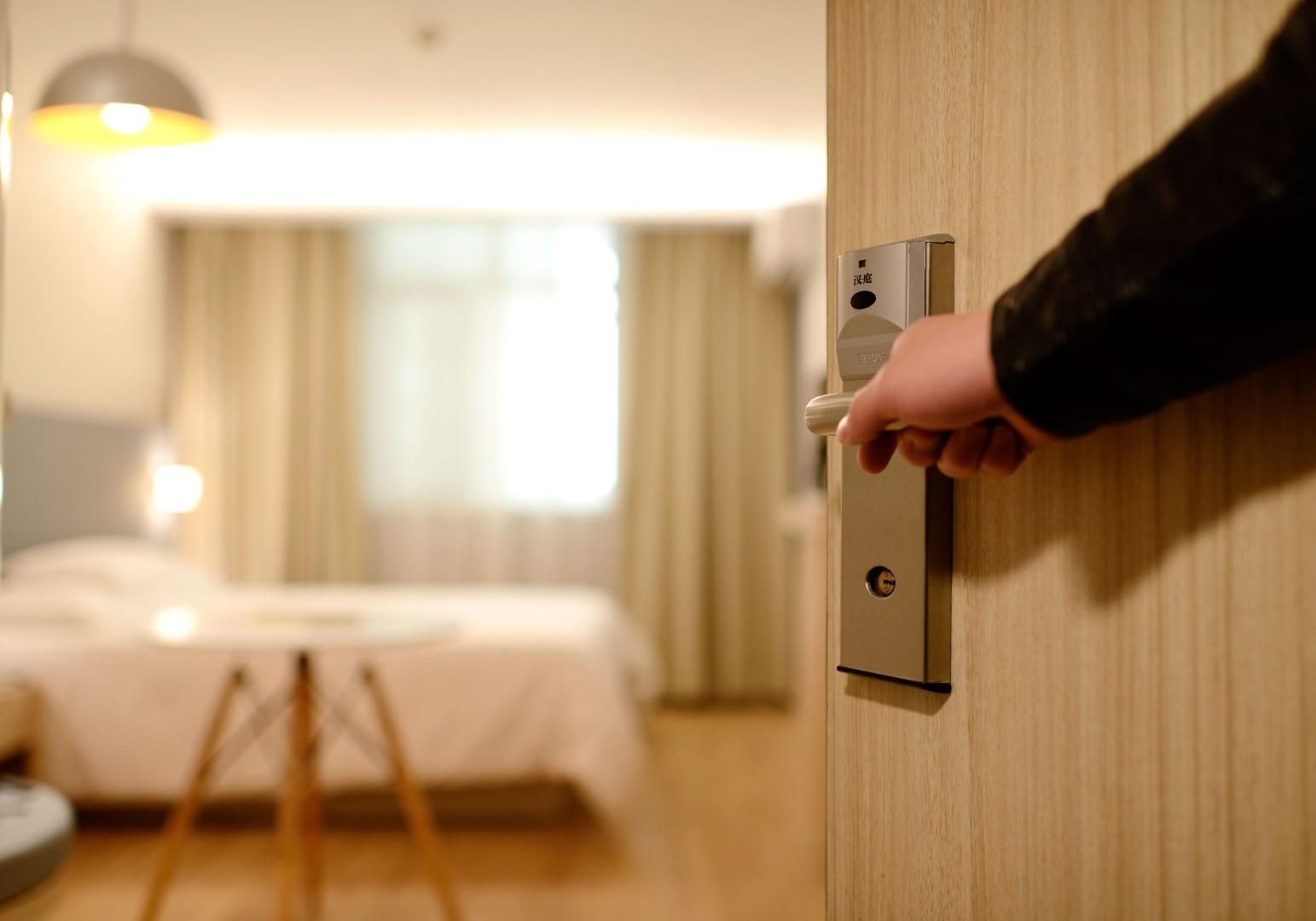 hotel-room-1.jpg