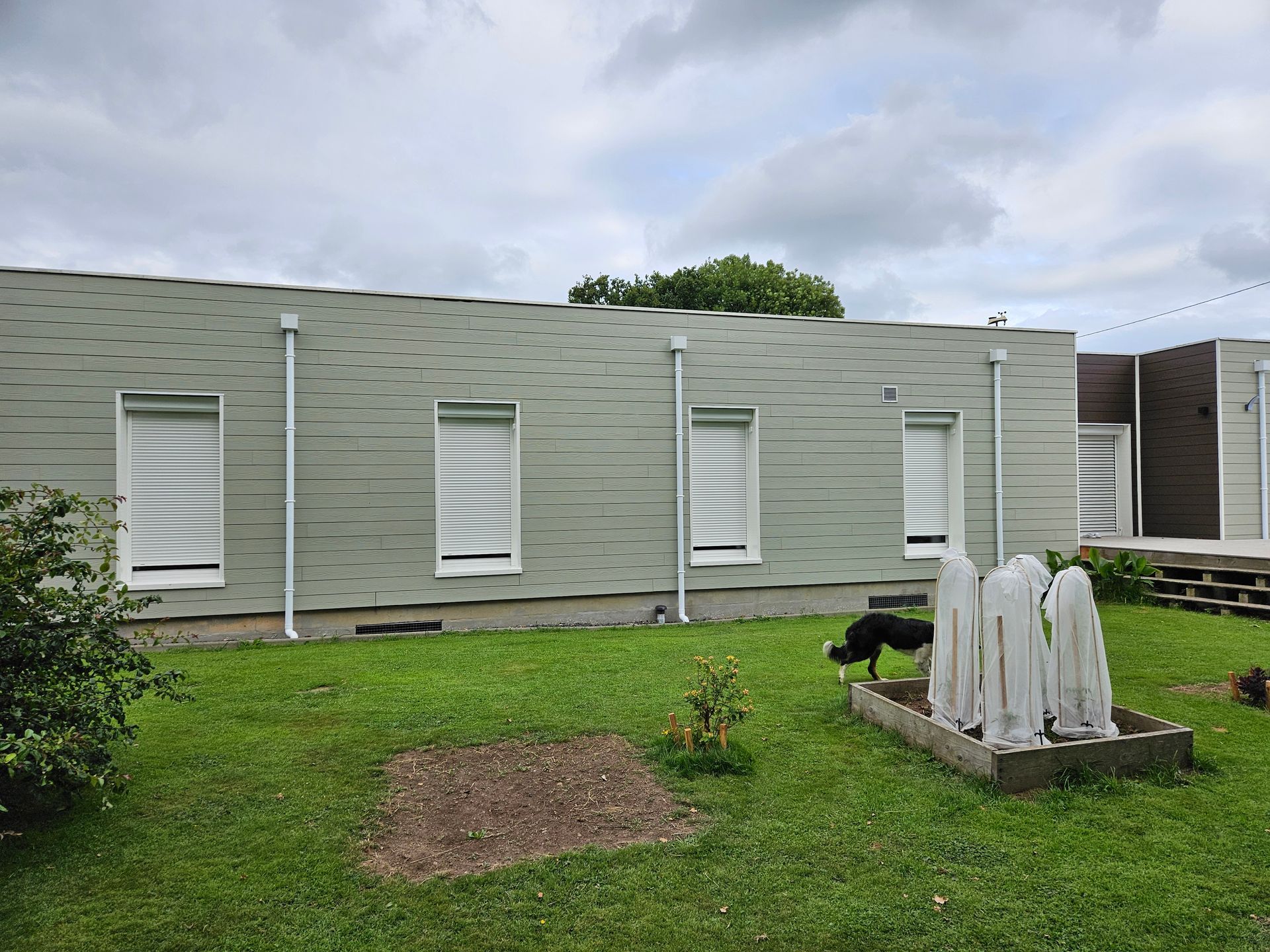 Maison passive au bardage gris 02