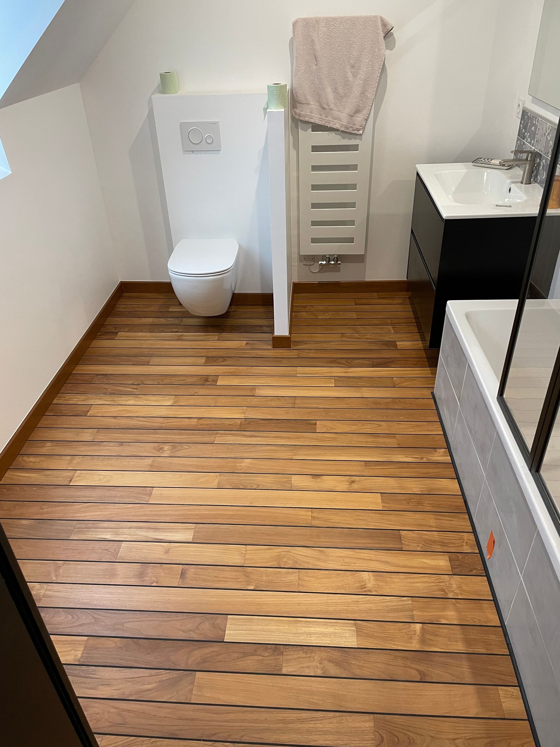 Parquet d'une salle de bains