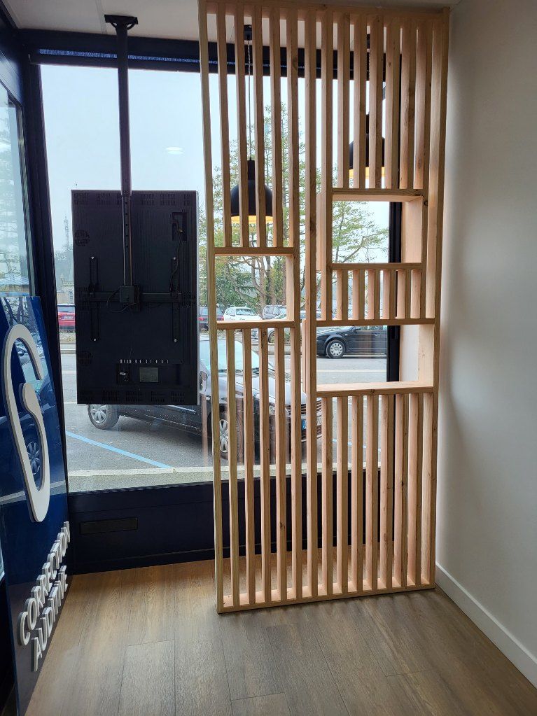 Séparateur en lattes de bois d'une pièce