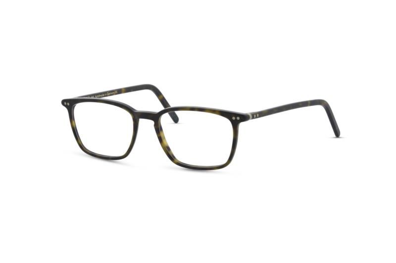 Eine Brille auf weißem Hintergrund.
