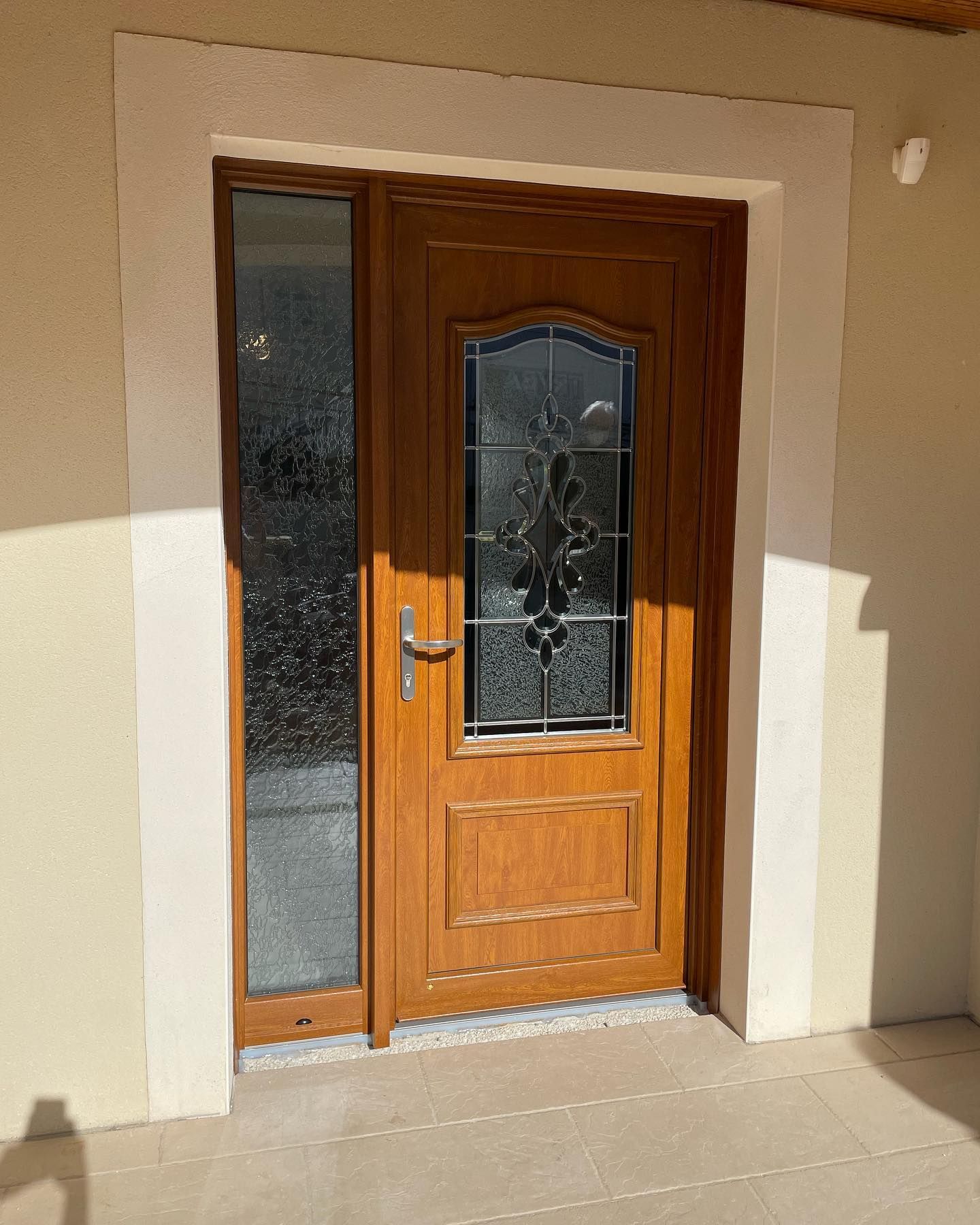 Porte en bois vue de l'extérieur