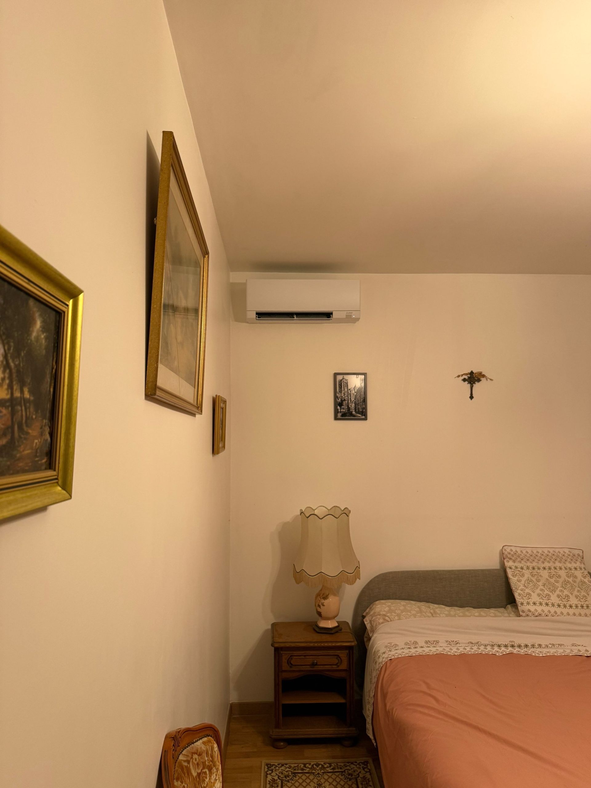 Pompe à chaleur air air dans une chambre