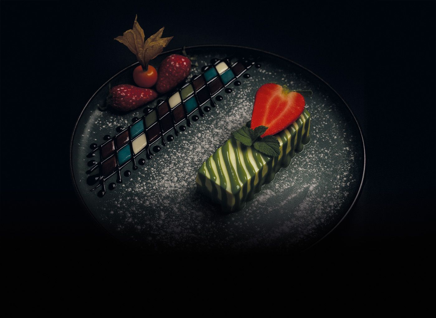 Rohes marmoriertes Rindfleisch auf einem weissen Teller angerichtet, bereit zum Grillen, mit Petersilie garniert.