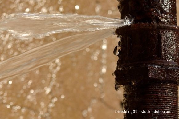 Schadendienst24 Chemnitz GmbH Rohr mit einem Leck