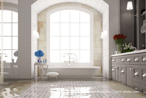 Schadendienst24 Chemnitz GmbH Wasser auf dem Boden in einem Badezimmer