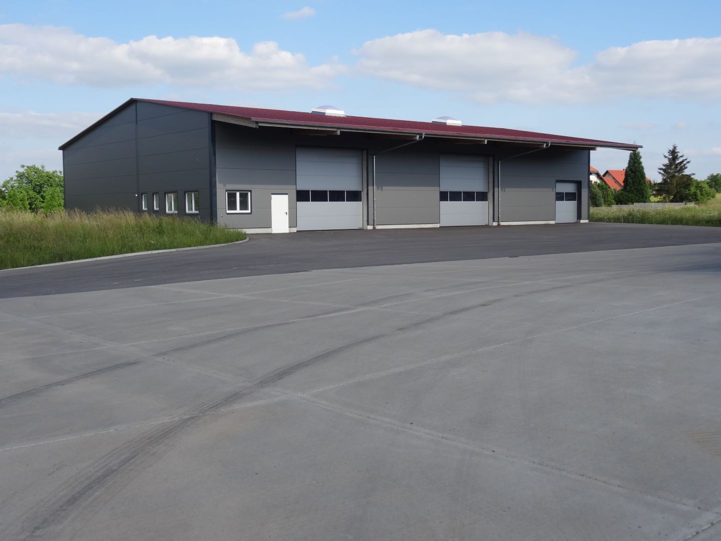 Freistehendes Logistikgebäude