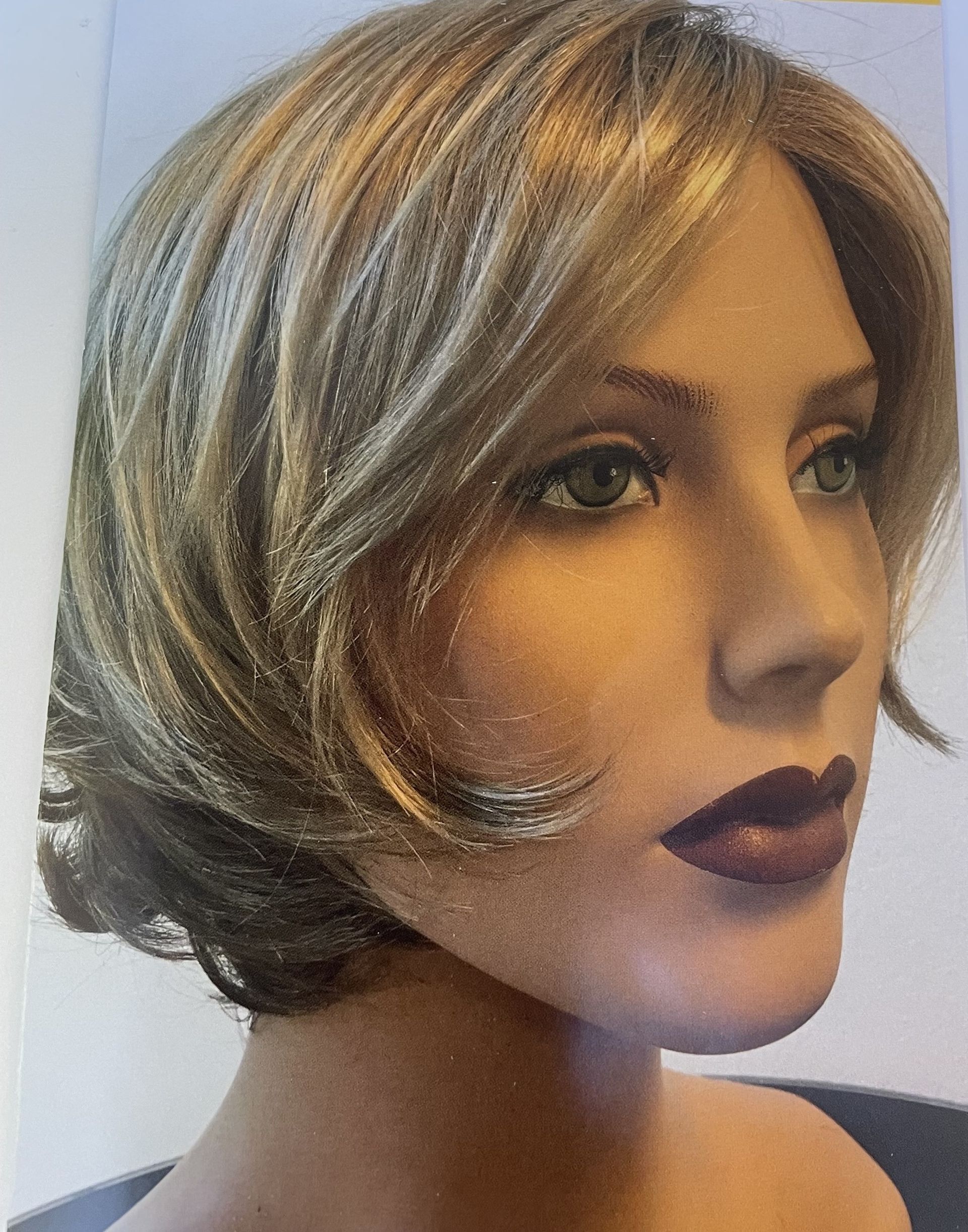 Blond-braune mittellange Perücke
