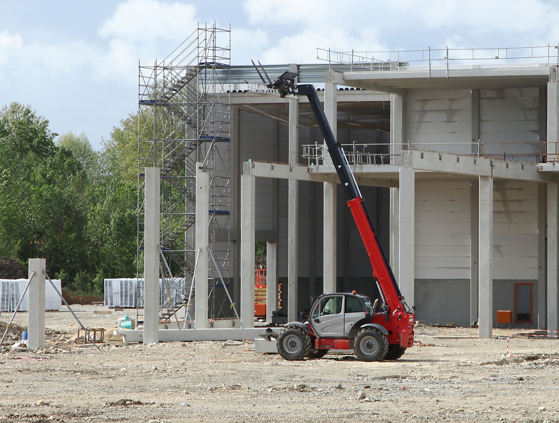 Chariot télescopique sur un chantier de construcion