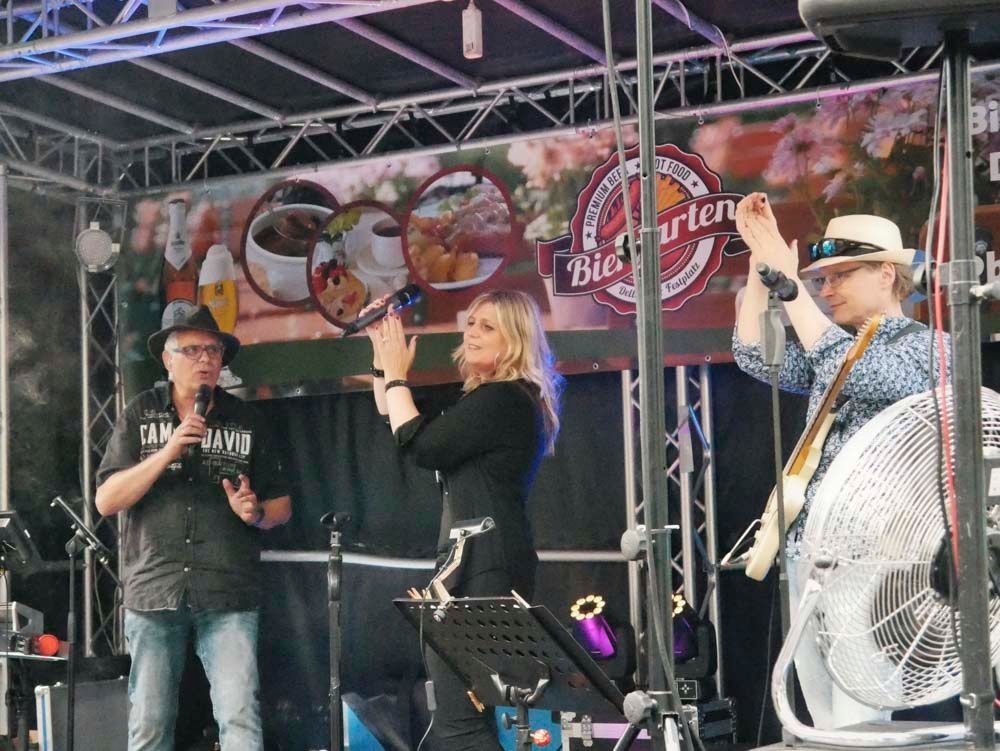 24 tonight - Band Auftritt