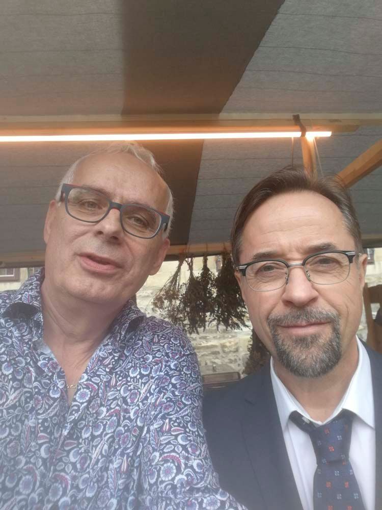 Alleinunterhalter Rolf Kuhn mit Jan Josef Liefers