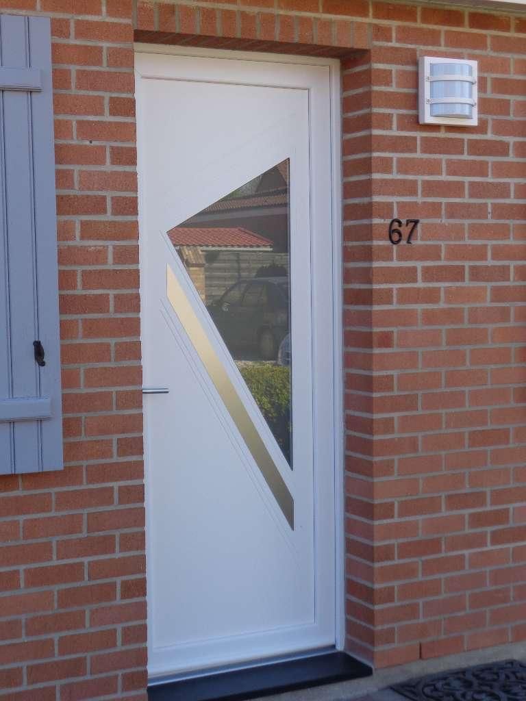 Porte d'entrée PVC/alu sur mesure