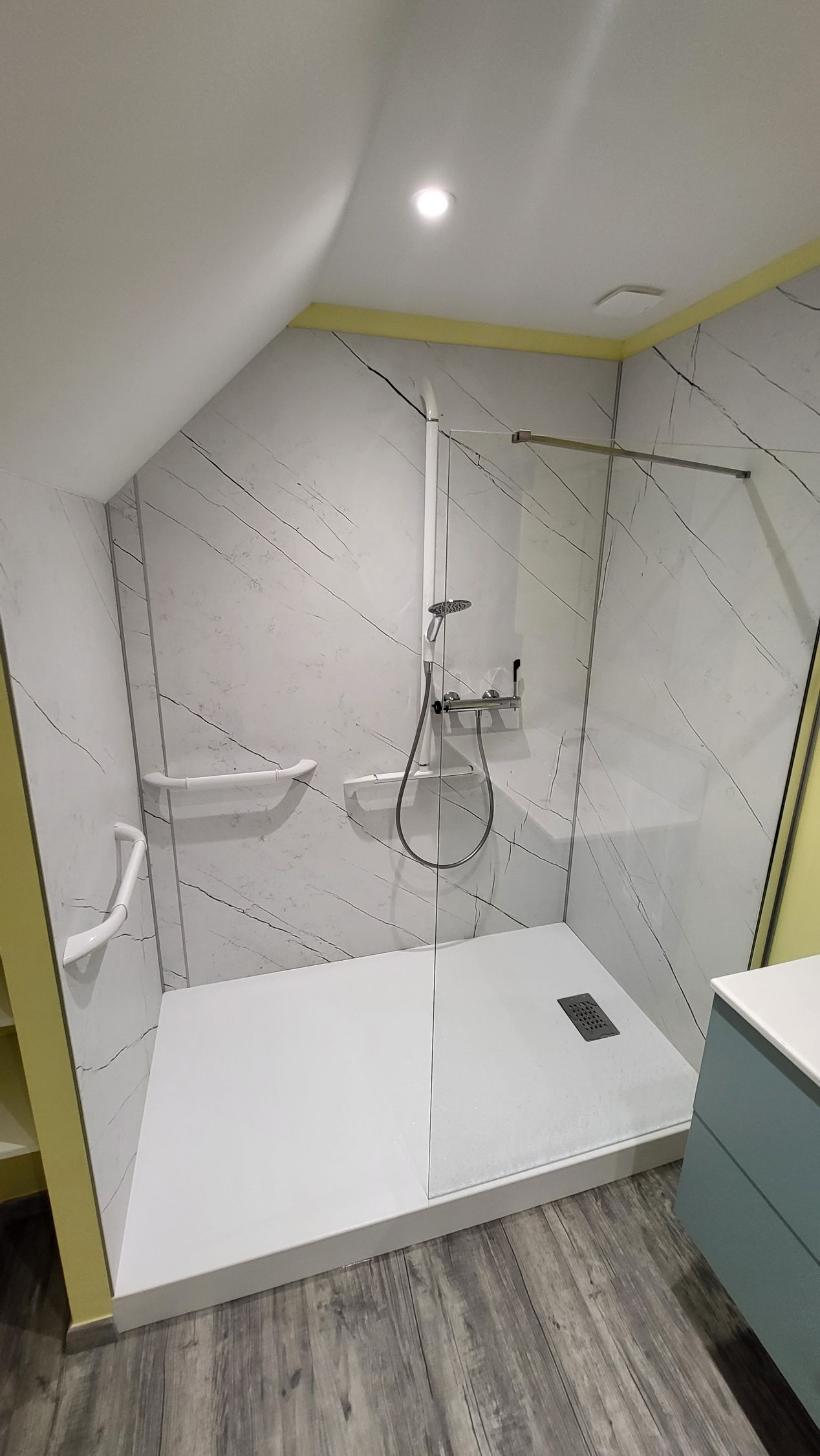 Douche PMR Hazebrouck