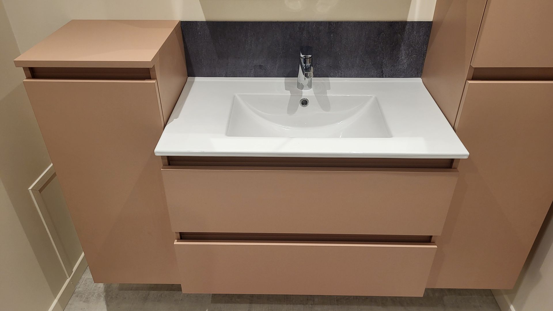 Meuble vasque et rangements