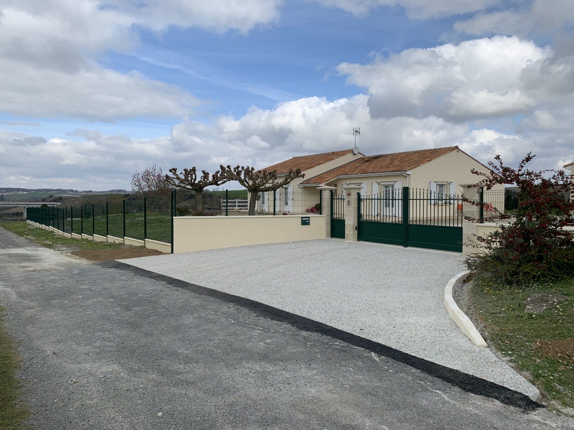 Allée de maison finie