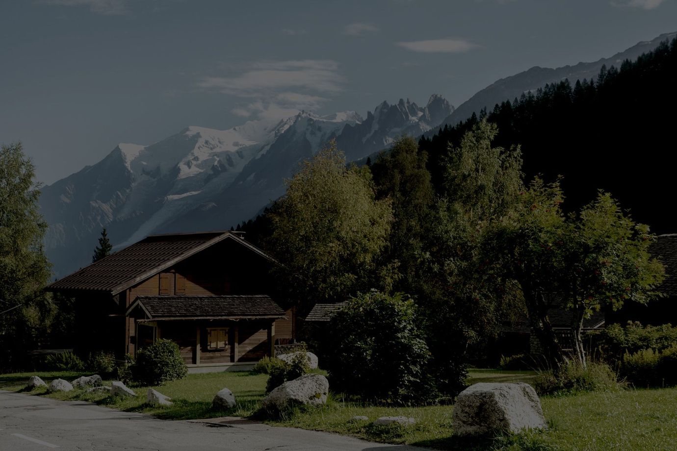 Chalet avec Mont Blanc en arrière plan