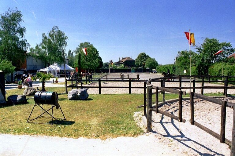 Centre Equestre Les Hauts de Corsinge - terrain de jeux