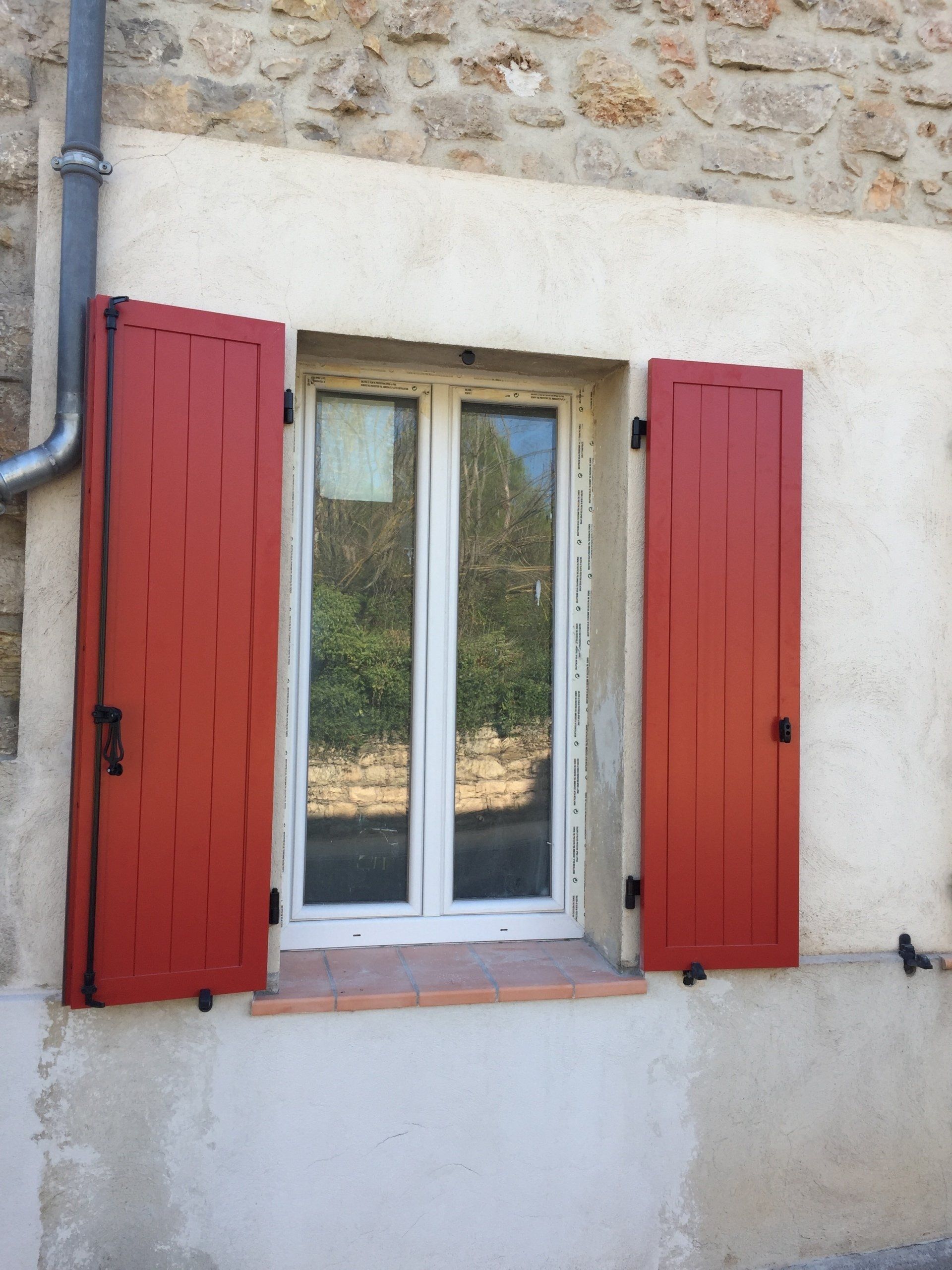 Volet aluminium rouge et PVC