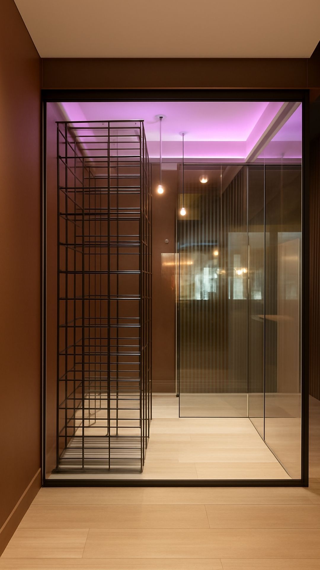 Una estufa de leña está ubicada en una sala de estar al lado de una pared de ladrillos.