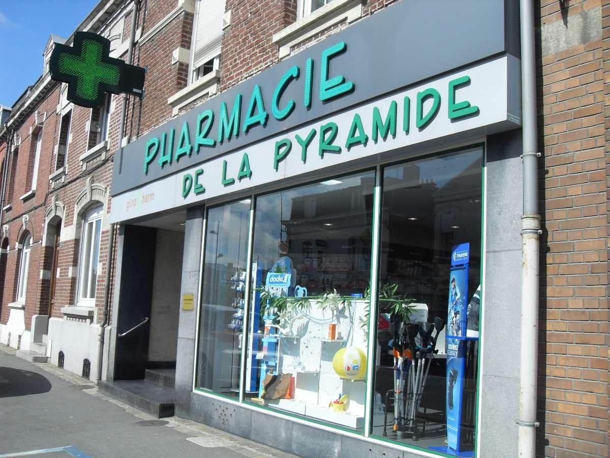 Accueil souriant dans la Pharmacie de la Pyramide à Valenciennes 