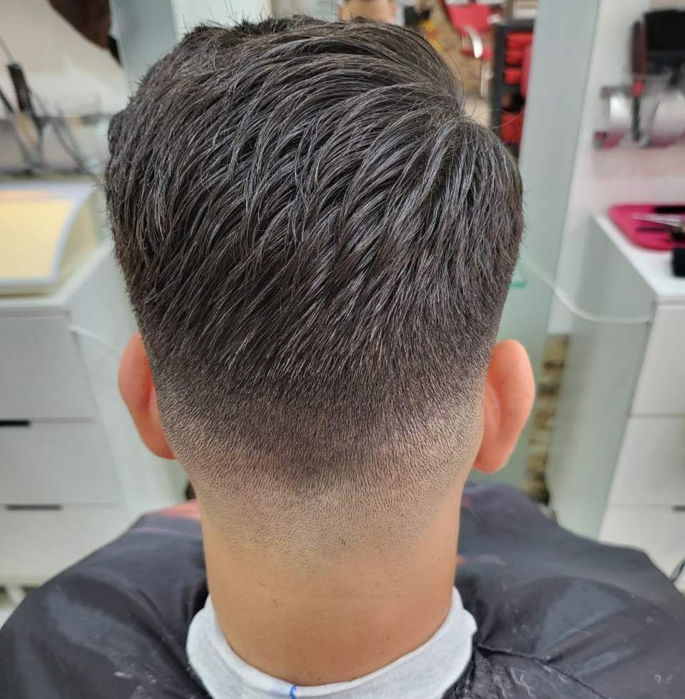 taglio uomo corto- Lady Bikers Barber Shop