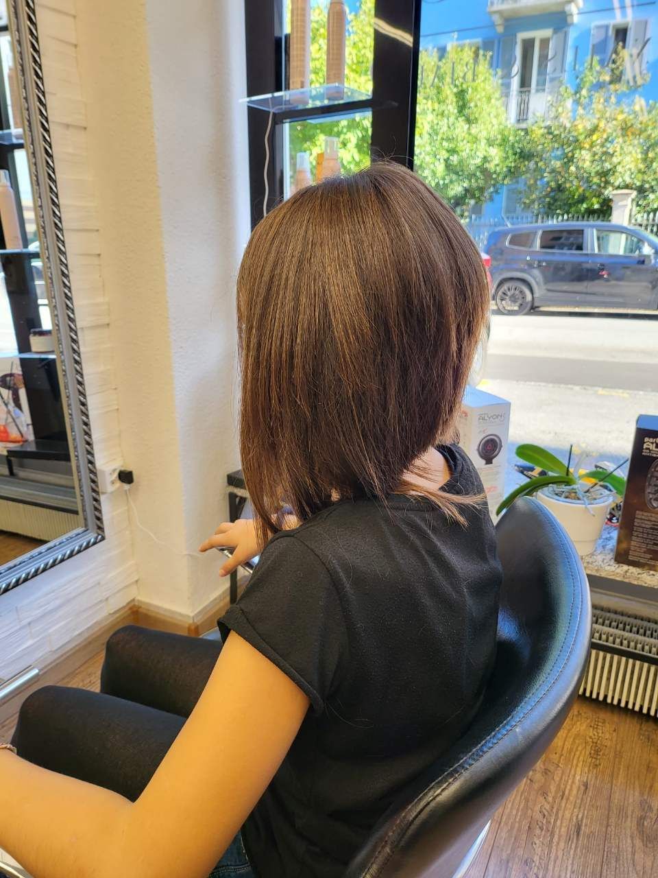 taglio donna castano lungo - Lady Bikers Barber Shop