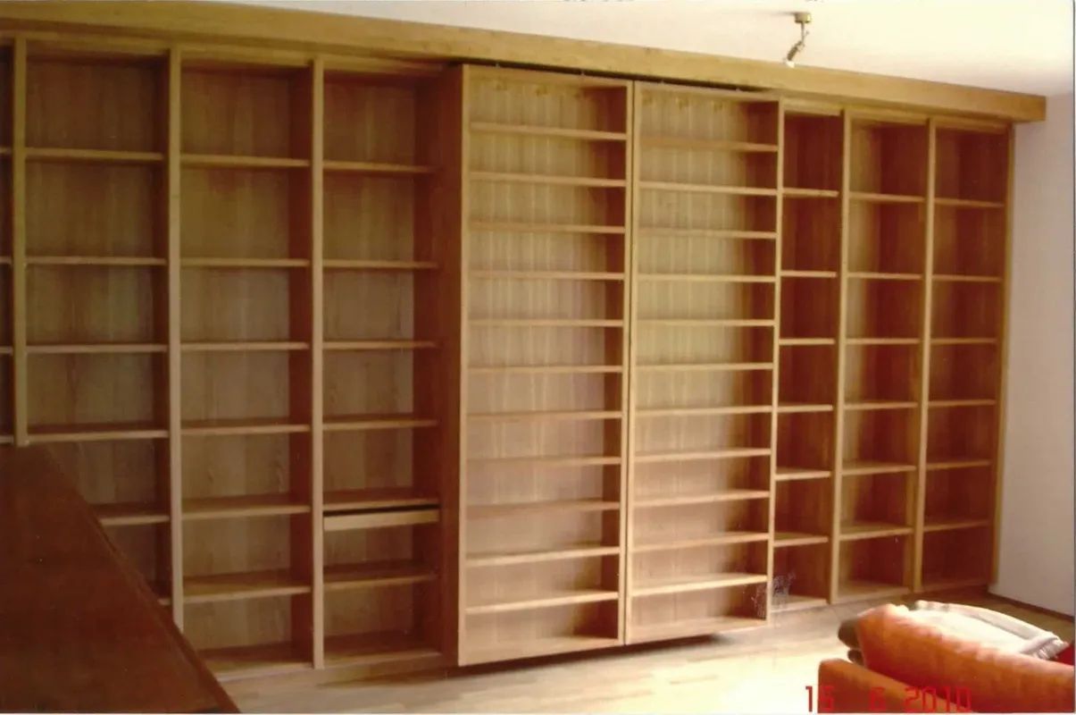 Maßangefertigte Wohnwand 3