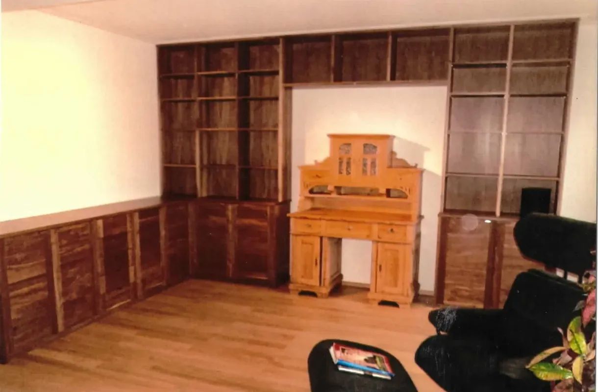 Maßangefertigte Wohnwand 1