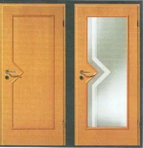 Zwei Holztüren mit satiniertem Glas und geometrischem Design